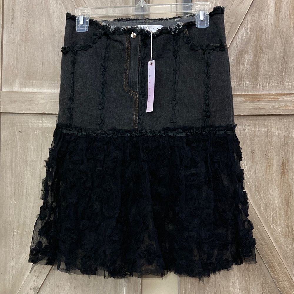 TWIN -SET Black Denim and Lace Mini Skirt 
SIZE M
WOMENS